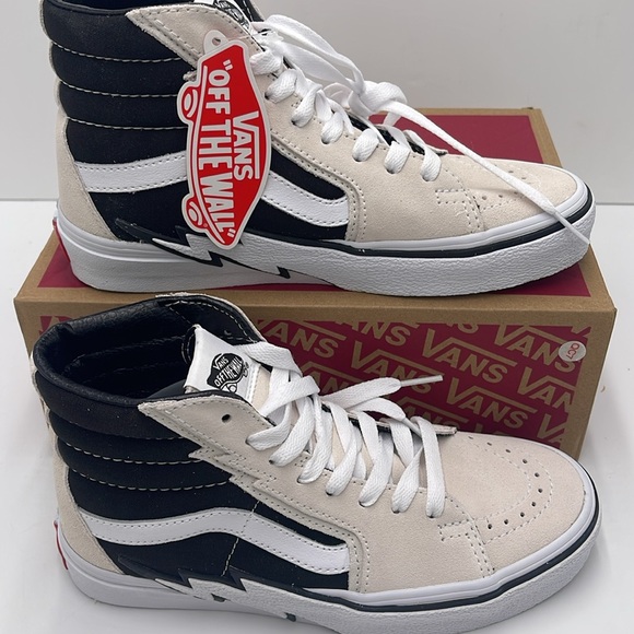 Vans WMNS High-Top Sneakers in Black White Sk8-Hi Bolt
Antique White/Black - Picture 2 of 16